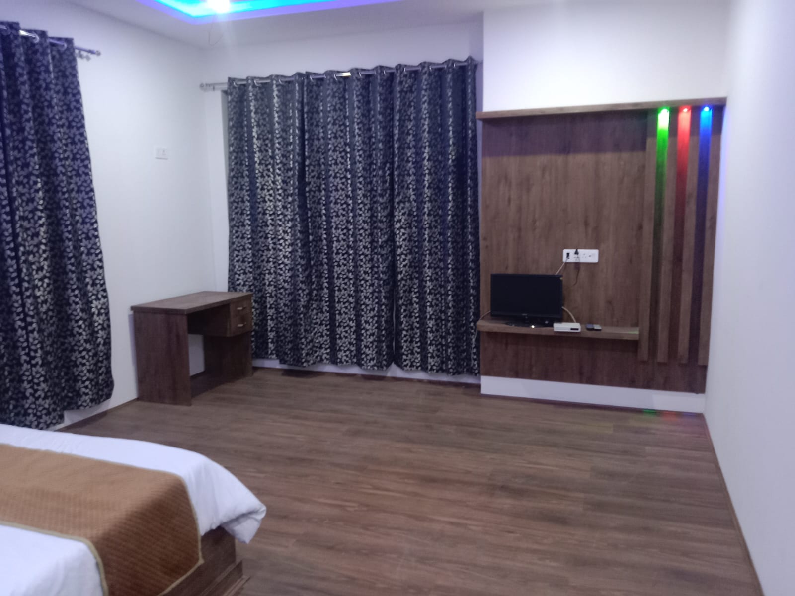 Best Executive Room And  Cozy Bedding