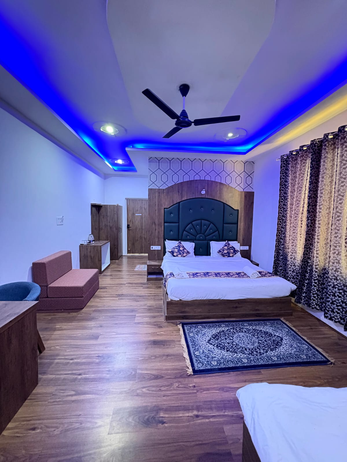 Best Hotel of Srinagar